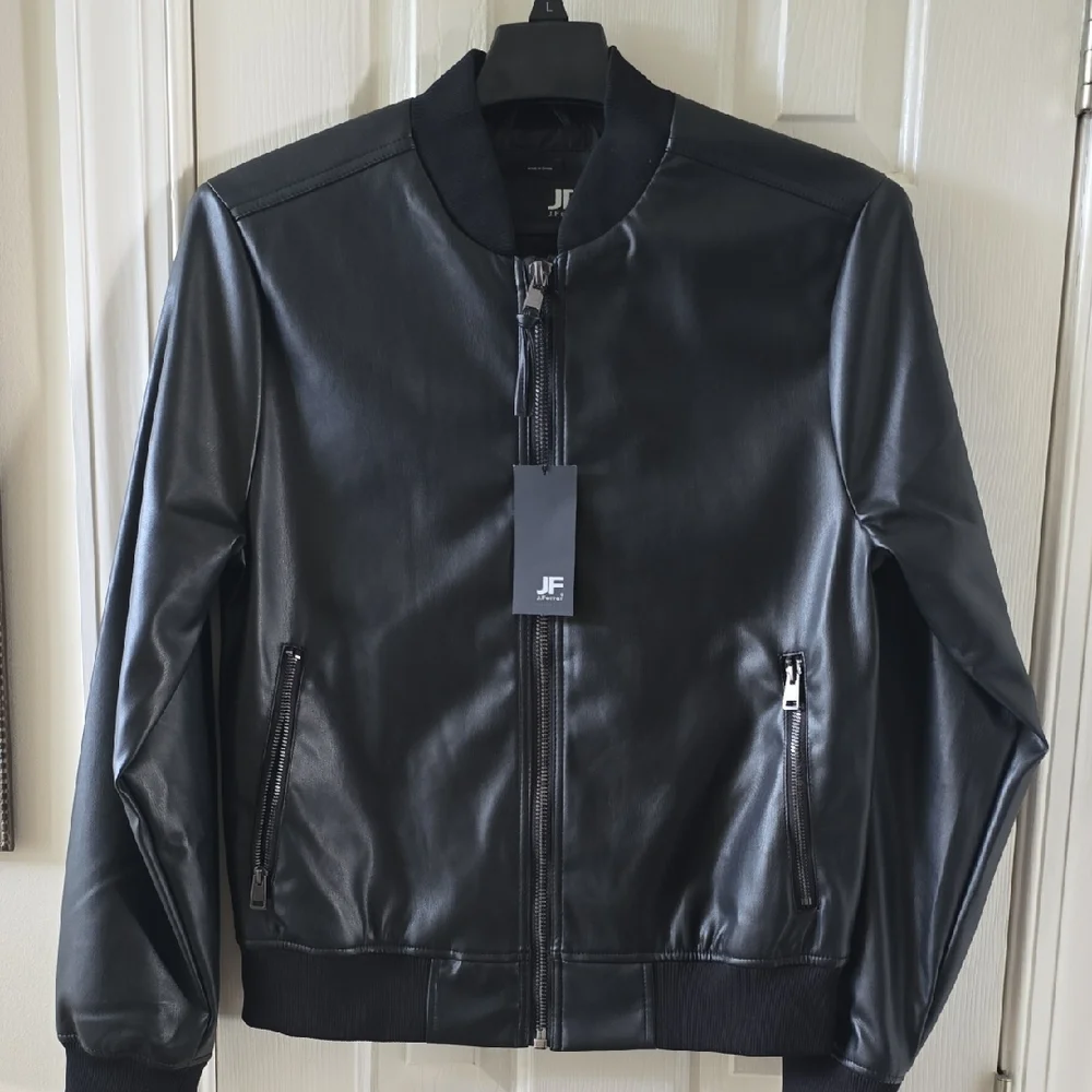 J. FERRAR BRAND MEN'S BLACK IMITATION LEATHER JACKET SIZE SMALL
